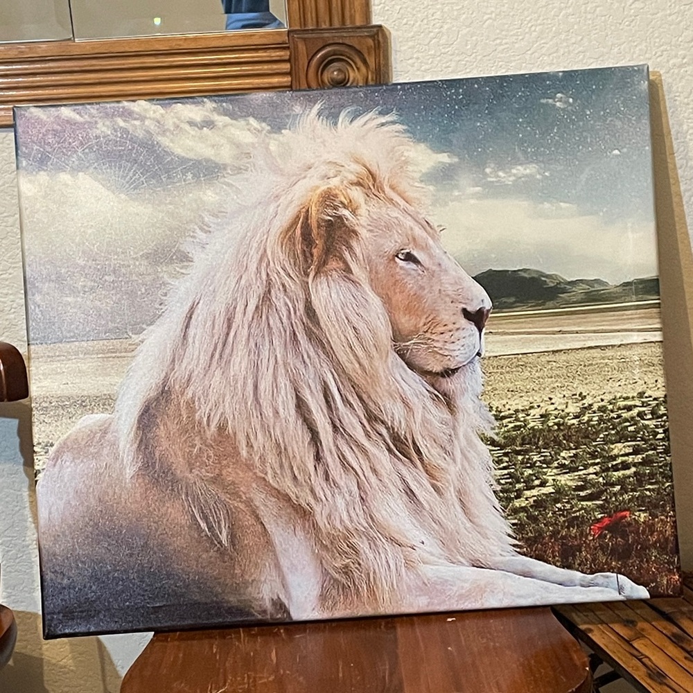 Majestic Lion Canvas Art in Cream and Brown